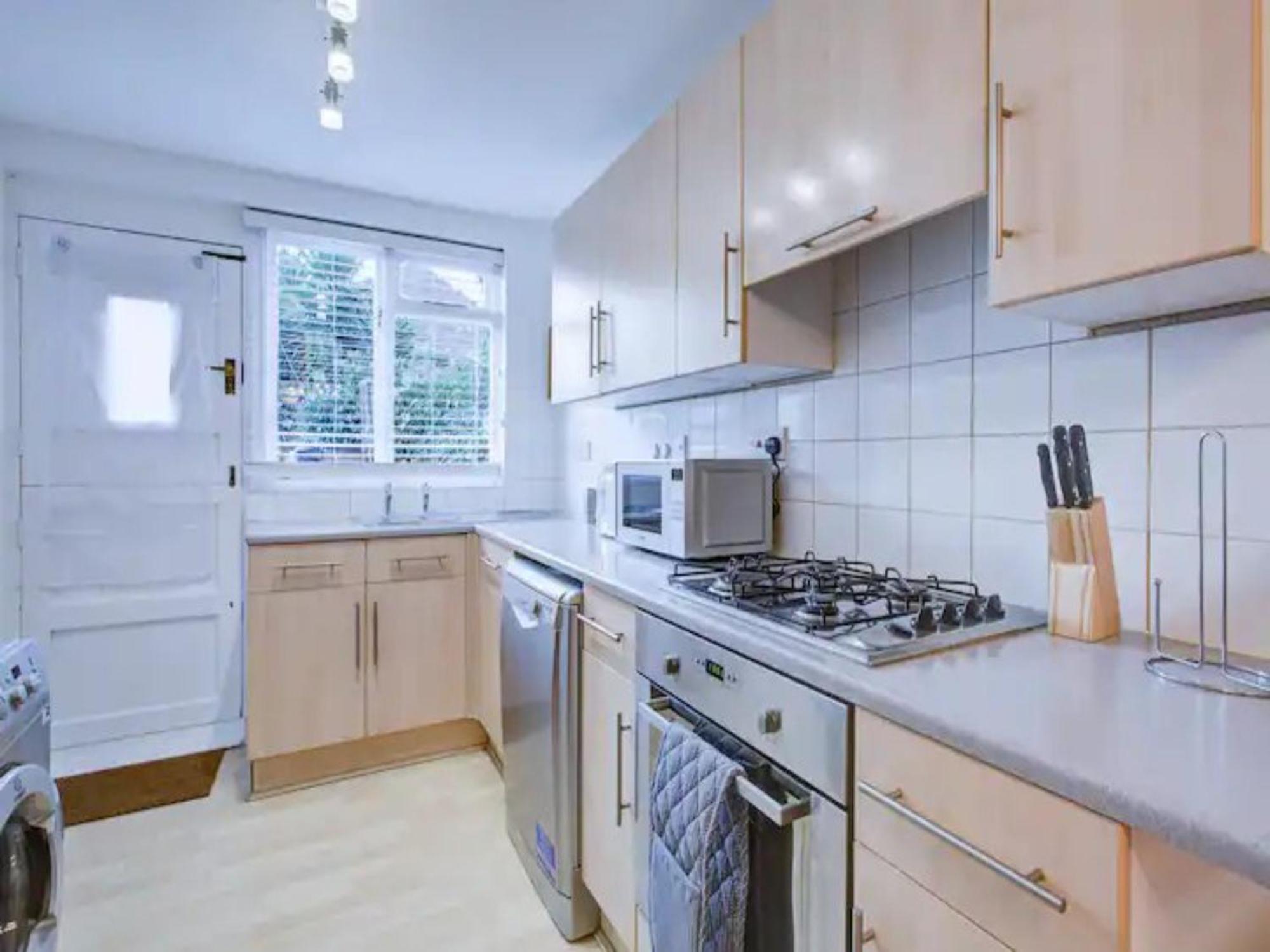 Case de vacanță Pass The Keys Charming 2 Bedroom House Good Transport And Parking *